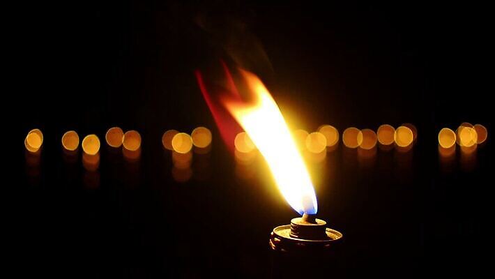 백그라운드 불 불꽃 조명 사람없음 야외 빛 어둠 힘 캠핑 뜨거움 야간 위험 폭발 화재 도로표지판 보케 물결무늬 빛망울 연소 MOV 해외동영상 클립영상 자연요소 도로 물결 컨셉 무늬 레저 표지판 사건 동영상 파일형식