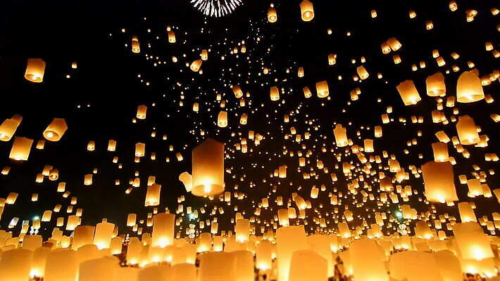 전통 행복 별 종이 문화 여행 백그라운드 불교 태국 하늘 불 바람 휴가 불꽃 새해 사람없음 야외 빛 평화 축제 놀람 등불 축하 그룹 야간 즐거움 질감 풍선 랜드마크 숭배 많음 MOV 해외동영상 클립영상 자연요소 감정 아시아 종교 컨셉 날씨 조명 표정 동영상 파일형식