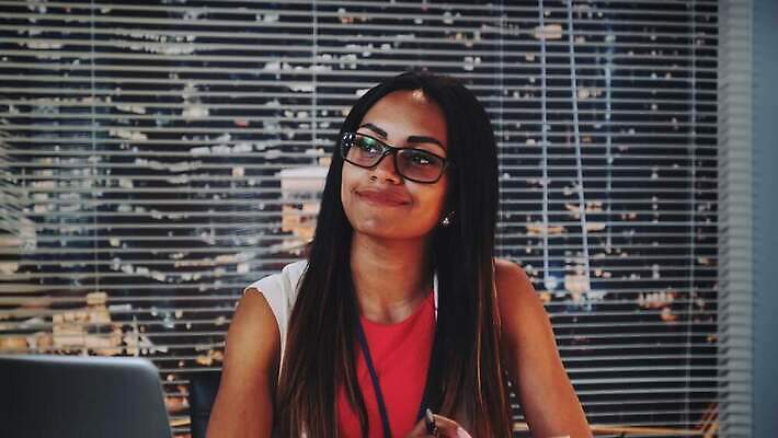 커플 행복 감정 흑인 백그라운드 가족 건강 병원 한명 미소 고층빌딩 환자 만족 약속 4K MOV 해외동영상 카운슬러 클립영상 서양인 1 의학 관계 표정 사람 빌딩 상담원 동영상 파일형식