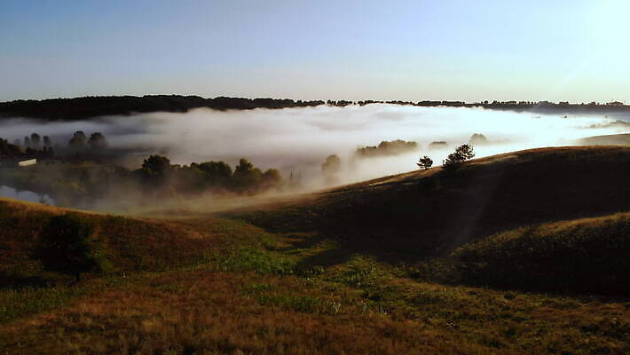 나무 유럽 야생동물 여행 백그라운드 밭 자연 하늘 안테나 파노라마 사람없음 야외 공중 초록색 빛 추위 안개 시골 정상 숲 언덕 매움 슛 내추럴 항공촬영 넘어짐 드론 절정 피렌체 4K MOV 해외동영상 클립영상 식물 동물 나라 뷰포인트 컬러 농업 통신 모션 날씨 촬영기법 이탈리아 맛 생태계 동영상 파일형식