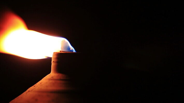 백그라운드 올림픽 불 경기 사람없음 야외 장식 빛 검은색 축제 축하 손전등 닫기 야간 묘사 뒤뜰 심지 화상 카피스페이스 MOV 해외동영상 클립영상 자연요소 스포츠 컬러 컨셉 모션 조명 공백 상처 동영상 파일형식