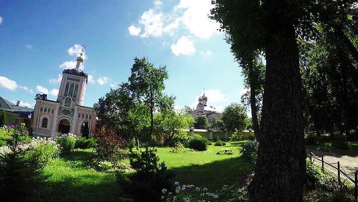 나무 전통 꽃 벽 섬 하늘 풍경 사람없음 초록색 물 여름 파란색 강 흰색 도시 성 역사 축복 러시아 신성 지역 종탑 7월 랜드마크 러시아인 4K MP4 해외동영상 클립영상 자연요소 서양인 식물 건축물 계절 유럽 컬러 컨셉 탑 날짜 동영상 파일형식