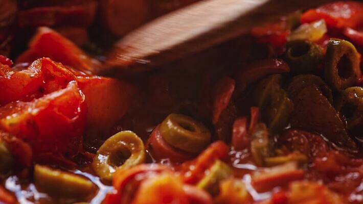 음식 채소 집게 요리 사람없음 갈색 주방 요리사 식사 버섯 맛 그릴 굽기 허브 올리브 후추 버터 끓이기 4K HD MOV 해외동영상 클립영상 식물 직업 열매 컬러 컨셉 모션 주방용품 구이 향신료 동영상 파일형식