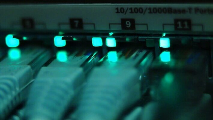 산업 과학 인터넷 비즈니스 통신 쟁반 기술 사람없음 컴퓨터 세계 디지털 텔레비전 자료 웹 힘 방 장비 운전 정보 그물 네트워크 센터 연결 배열 수화기 서비스 보안 시스템 수납 스위치 주인 인터넷주소 데이터베이스 서버 신발장 줄서기 지원 하드웨어 네트워킹 MOV 해외동영상 클립영상 모션 안전 전자제품 전화기 동영상 파일형식