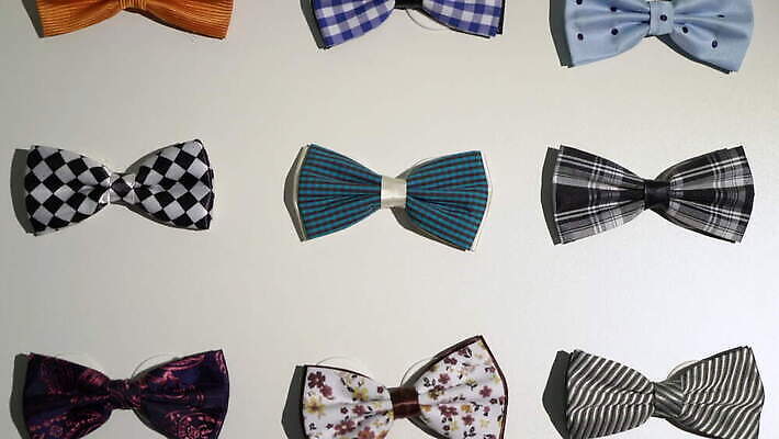 라이프스타일 디자인 옷 비즈니스 넥타이 정장 사람없음 컬러풀 유행 세일 상점 축제 수확 직물 시장 클래식 고급 우아함 선택 구매 상품 실크 수집 고객 묘사 활 복고 목 소매 제비 매각 부티크 엘리먼트 정중 핸드메이드 스타일 많음 4K MOV 해외동영상 클립영상 잡화 컬러 컨셉 농업 조류 생활 신체부위 쇼핑 동영상 파일형식