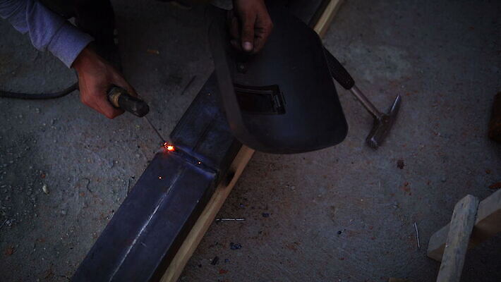 직업 산업 공장 불 불꽃 노동자 기술 가면 안전 사람없음 금속 공구 업무 뜨거움 수리 연기 제조 보호 철 가스 공예가 알루미늄 용접 용접공 철강 4K MOV 해외동영상 클립영상 자연요소 컨셉 공업 재질 도구 작업 동영상 파일형식