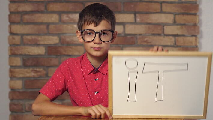 어린이 남학생 인터넷 비즈니스 통신 정보기술 한명 미소 소년 전자제품 컴퓨터 자료 기쁨 장비 기록 9 네트워크 엔지니어 스마트 즐거움 서비스 이젤 화이트보드 공학 전자상거래 패드 데이터베이스 소프트웨어 정중 필기체 하드웨어 4K MOV 해외동영상 클립영상 문자 1 학생 교육 남자 감정 컨셉 기술 표정 사람 숫자 미술도구 기술자 동영상 파일형식