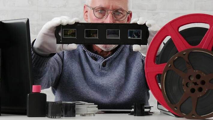 디자인 이동 실내 한명 쌓기 디지털 자료 정보 수확 변화 미끄럼틀 플라스틱 영화관 영화 오브젝트 서비스 복고 수납 얼레 구식 전환 프로듀서 4K MP4 해외동영상 클립영상 직업 1 컨셉 농업 모션 재질 문화예술 사람 내부 놀이기구 극장 동영상 파일형식