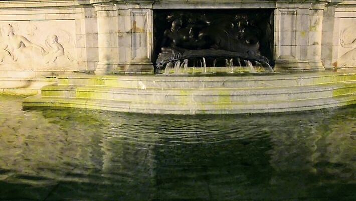 영어 유럽 여행 건축양식 영국 잉글랜드 주택 사람없음 건물 물 궁전 도시 야간 큼 분수 런던 여왕 랜드마크 수도권 왕국 MOV 해외동영상 클립영상 자연요소 문자 건축물 건축 나라 고건축 크기 지역 동영상 파일형식