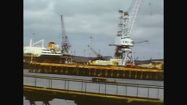 외관 바다 조류 하늘 영국 잉글랜드 풍경 사람없음 야외 물 여름 파란색 절벽 수확 골동품 도시 만 거친 역사 클래식 도서관 필름 영화 향수 문서 복고 도마뱀 암초 영사기 동영상 구식 보관소 아마추어 옛날 콘월 4K MOV 해외동영상 클립영상 자연요소 동물 계절 교육 유럽 컬러 컨셉 농업 파충류 문화예술 화장품 저장 파일형식