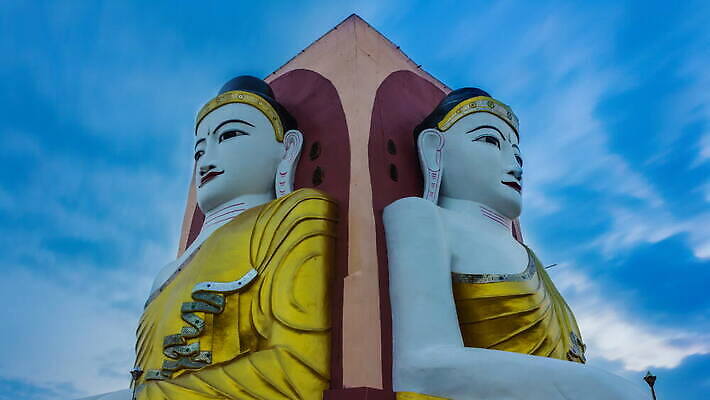 아시아 종교 문화 얼굴 조각 여행 불교 건축양식 하늘 사람없음 건물 조각상 탑 황혼 일몰 새벽 도시 사찰 4 역사 야간 장면 신성 랜드마크 미얀마 버마 사당 숭배 4K 타임랩스 MOV 해외동영상 클립영상 자연요소 건축물 건축 나라 종교건축 촬영기법 신체부위 조형물 숫자 노을 동영상 파일형식