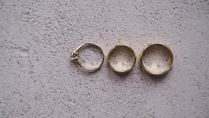 전통 커플 기념일 결혼 2 장신구 결혼식 남편 함께함 선물 사랑 사람없음 빛 금속 흰색 축하 반지 아내 쌍 황금 고급 닫기 은색 보석 심볼 오브젝트 다이아몬드 약혼 고립 백금 제안 MOV 해외동영상 클립영상 감정 컬러 컨셉 관계 모션 재질 이벤트 광석 약속 동영상 파일형식