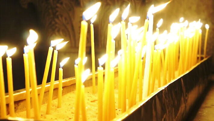 크리스마스 촛불 불 휴가 부활절 사람없음 건물 빛 믿음 희망 기도 축하 뜨거움 예수 영혼 보호 열정 동쪽 연소 복음 순례 신앙심 예루살렘 옛날 이스라엘 화상 MOV 해외동영상 클립영상 자연요소 건축물 기념일 감정 컨셉 초 신_종교 상처 방향 동영상 서아시아 파일형식