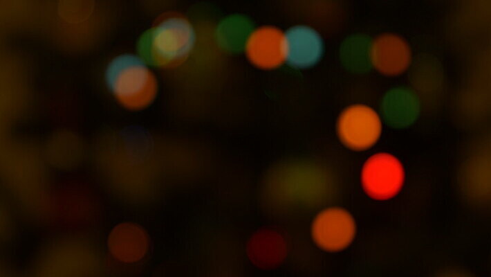 나무 디자인 계절 컬러 백그라운드 컨셉 크리스마스장식 크리스마스 비즈니스 추상 휴가 새로움 선물 사람없음 아웃포커스 장식 빨간색 초록색 빛 컬러풀 검은색 축제 화환 회색 축하 인사 황금 저녁 소프트포커스 12월 연도 보케 강렬 블러 크리스마스이브 4K 깜빡이다 MOV 해외동영상 클립영상 식물 기념일 꽃 무늬 촬영기법 예절 날짜 야간 동영상 파일형식