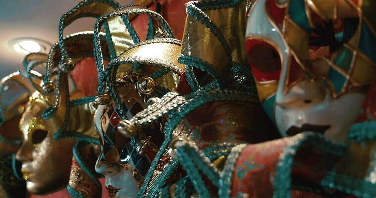 전통 유럽 컬러 휴가 가면 미술 이벤트 사람없음 장식 컬러풀 상점 축제 이탈리아 수확 축하 그리기 중세 선택 신비 베네치아 공상 변장 추적 가면무도회 조커 핸드메이드 4K MOV 해외동영상 클립영상 나라 컨셉 농업 모션 문화예술 역사 동영상 무도회 파일형식