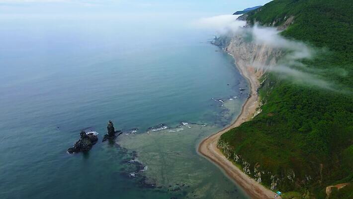 동물 바다 섬 2 자연 조류 하늘 풍경 사람없음 빨간색 물 여름 파란색 일본 맑음 검은색 가을 바위 만 러시아 지역 랜드마크 러시아인 화강암 4K MOV 해외동영상 클립영상 자연요소 서양인 계절 유럽 아시아 컬러 날씨 암석 돌_바위 생태계 동영상 파일형식