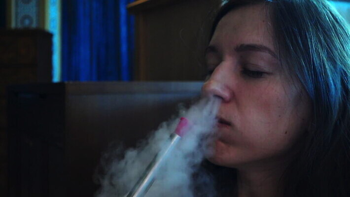 모델 라이프스타일 얼굴 백그라운드 벽지 추상 흡연 담배 한명 약 섹시 파티 유행 검은색 어둠 기쁨 추위 안개 축하 바 뜨거움 화려 고급 연기 질병 야간 신비 클럽 디스코 전자 열정 담배연기 느림 중독 MOV 해외동영상 클립영상 자연요소 1 감정 음악 컬러 컨셉 무늬 의학 날씨 사람 이벤트 생활 신체부위 춤 동영상 파일형식