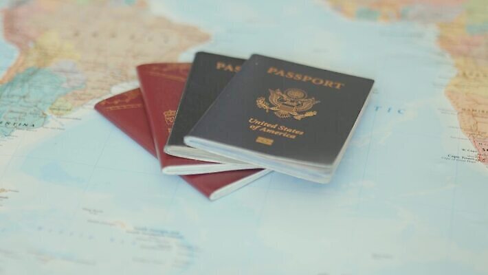 유럽 여행 지도 아프리카 휴가 스웨덴 사람없음 파란색 세계 글로벌 여행객 미국 신용카드 물개 심볼 대륙 문서 보안 여권 신분 북쪽 동영상 통과 남쪽 시민 고립 비자 신분증 제어 지리 이민 4K MOV 해외동영상 클립영상 나라 컬러 이동 북아메리카 포유류 북유럽 안전 사람 금융 바다동물 방향 국민 증명서 파일형식