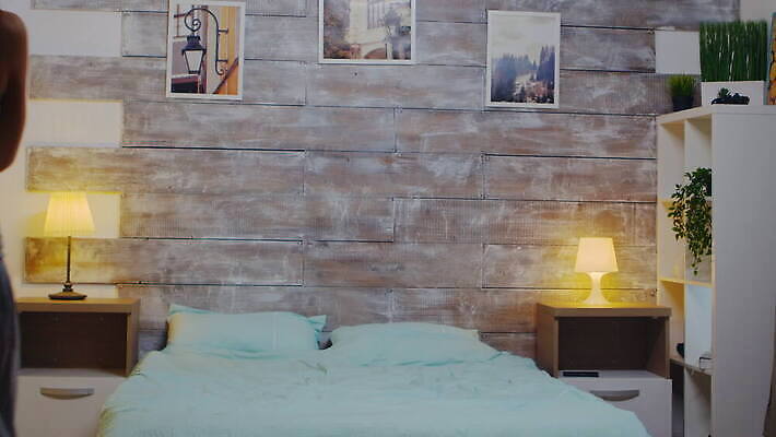 백인 라이프스타일 커플 여자 남자 행복 여유 2 가족 관계 침구 포옹 결혼식 남편 휴식 주택 함께함 실내 건강 사랑 사람 여러명 성인 내부 침실 꿈 낭만 침대 아내 잠 야간 담요 거짓말 정확 4K MOV 해외동영상 클립영상 자연요소 서양인 감정 가구 다수 결혼 컨셉 안기 건물 생활 동영상 파일형식