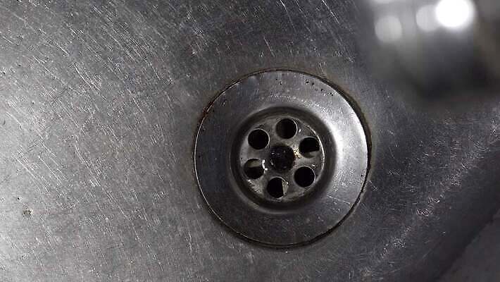 음료 백그라운드 컨셉 가정 모션 자연 주택 사람없음 물 빛 달리기 환경 금속 주방 젖음 흐름 추위 욕실 흰색 물방울 액체 고리 붓기 떨어짐 보호 은색 갈증 심볼 순수 싱크대 수도꼭지 파이프 고립 배관공 위생관리 철강 스플래쉬 4K MP4 해외동영상 클립영상 자연요소 컬러 재질 관리 건물 개수대 생태계 동영상 파일형식