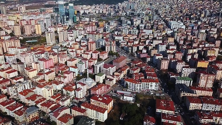공공시설 여행 건축양식 부동산 거리 아파트 주택 건설업 이스탄불 안테나 파노라마 사람없음 건물 하이앵글 도시풍경 맑음 성장 도시 재산 헬리콥터 군중 맨션 모스크 투자 콘도 커뮤니티 타운 대도시 칠면조 개발 교외 렌탈 복잡 인구 콘크리트 많음 4K MP4 해외동영상 클립영상 건축물 건축 산업 뷰포인트 컨셉 비즈니스 통신 조류 숙소 날씨 비행기 촬영기법 사람 풍경 금융 이슬람교 시설 동영상 파일형식 튀르키예