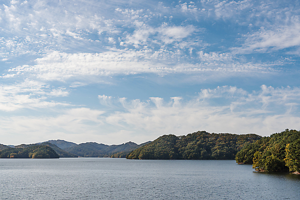 포토 JPG 주간 구름 하늘 산 사람없음 야외 가을풍경 맑음 가을 대청호 청남대 국내포토 청주시 자연요소 계절 호수 날씨 풍경 충청북도 청주 파일형식 청주_지역 가을_계절