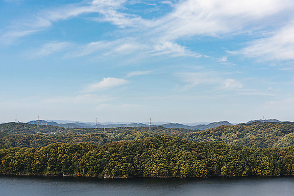포토 JPG 주간 구름 하늘 사람없음 야외 가을풍경 맑음 가을 대청호 청남대 국내포토 청주시 자연요소 계절 호수 날씨 풍경 충청북도 청주 파일형식 청주_지역 가을_계절