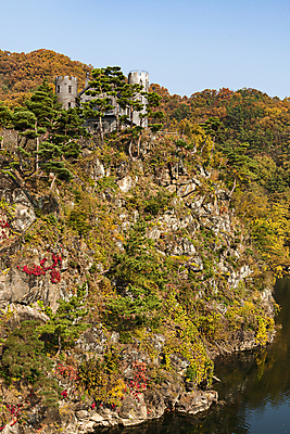 포토 JPG 주간 하늘 산 사람없음 야외 가을풍경 절벽 가을 옥천 수생식물학습원 국내포토 자연요소 계절 풍경 충청북도 파일형식 가을_계절