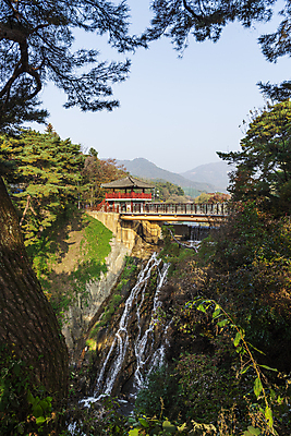 포토 JPG 주간 하늘 사람없음 야외 가을풍경 폭포 가을 정자 의림지 제천 가교 국내포토 자연요소 건축물 계절 자연 풍경 저수지 충청북도 파일형식 제천10경 가을_계절