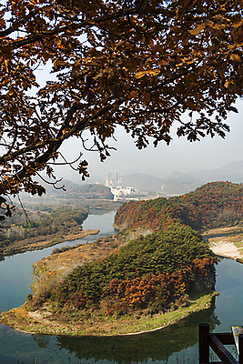 포토 JPG 주간 단풍 산 사람없음 야외 가을풍경 가을 영월 영월10경 한반도지형 서강 국내포토 자연요소 계절 잎 풍경 강 강원도 명승지 파일형식 가을_계절