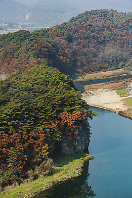 포토 JPG 주간 자연 산 사람없음 야외 반사 가을풍경 가을 영월 한반도지형 서강 국내포토 자연요소 계절 풍경 강 생태계 강원도 명승지 파일형식 가을_계절