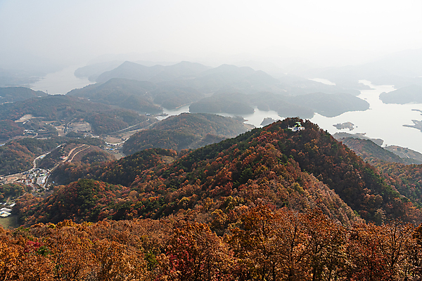 포토 JPG 주간 단풍 산 사람없음 야외 가을풍경 가을 제천 충주호 전경 국내포토 자연요소 계절 호수 잎 풍경 충청북도 충주 파일형식 탑뷰 가을_계절