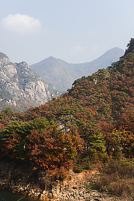 포토 JPG 주간 구름 자연 하늘 산 사람없음 야외 가을풍경 가을 옥순봉 제천 국내포토 자연요소 계절 풍경 생태계 봉우리 충청북도 명승지 파일형식 가을_계절