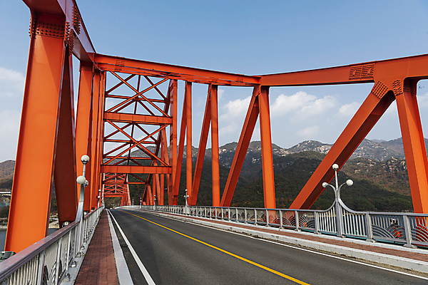 포토 JPG 주간 구름 하늘 산 사람없음 야외 가을풍경 가을 옥순대교 제천 국내포토 자연요소 계절 풍경 다리_건축물 충청북도 파일형식 가을_계절