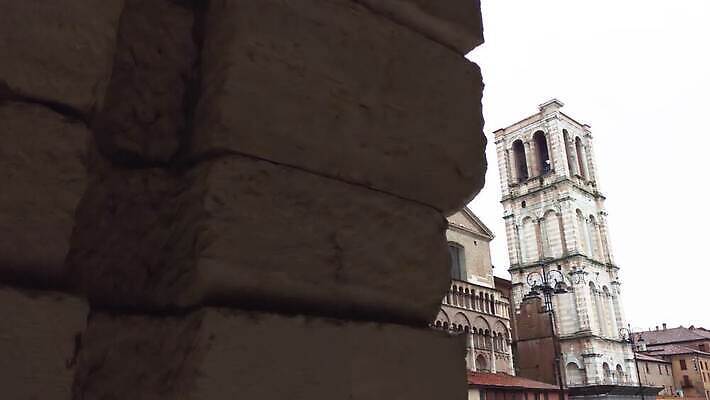 디자인 외관 유럽 기독교 종교 조각 건축양식 사람없음 건물 조각상 성당 교회 이탈리아 천주교 골동품 흰색 최고 중세 역사 심볼 대리석 신성 첨탑 종탑 천연기념물 고딕 랜드마크 바실리카 옛날 4K MP4 해외동영상 클립영상 건축물 건축 나라 컬러 재료 종교건축 조형물 탑 동영상 파일형식