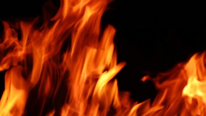 백그라운드 오렌지 추상 불꽃 따뜻함 사람없음 빨간색 빛 노란색 검은색 어둠 힘 에너지 뜨거움 더위 야간 위험 모닥불 벽난로 질감 매움 화재 연료 고립 엘리먼트 점화 지옥 화상 MOV 해외동영상 클립영상 자연요소 컬러 컨셉 무늬 과일 불 날씨 맛 상처 사건 동영상 파일형식