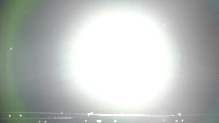 산업 곤충 백그라운드 패턴 전구 전등 조명 사람없음 파란색 빛 디지털 스크린 어둠 장비 추위 흰색 램프 판넬 뜨거움 원형 닫기 야간 오브젝트 질감 온도 빛망울 광 다이오드 모기 주도 4K 타임랩스 MP4 해외동영상 클립영상 자연요소 도형 동물 컬러 무늬 모션 촬영기법 예절 해충 동영상 파일형식