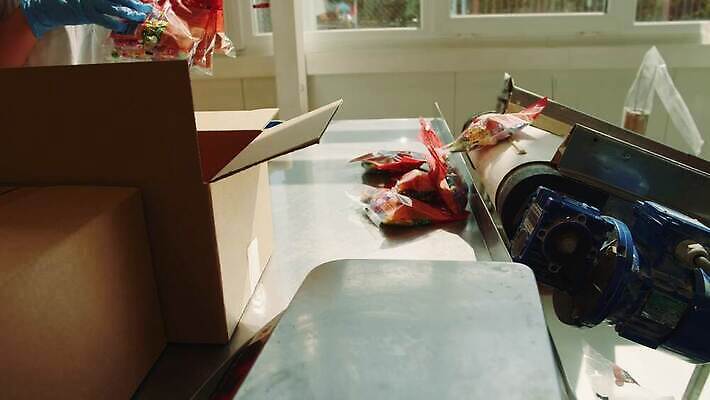 산업 선 공장 사탕 사람없음 과자 기계 장비 벨트 제조 준비 패키지 자동화 컨베어밸트 포장소품 4K MOV 해외동영상 클립영상 잡화 포장 공업 디저트 오브젝트 동영상 포장재료 파일형식