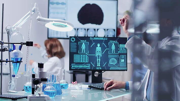 직업 여자 남자 산업 과학 돋보기 건강 현미경 실험 사람 사람없음 스터디 컴퓨터 약 스크린 장비 의사 코트 업무 작업 그룹 센터 실험실 연구원 과학자 분석 시설 생물학 튜브 공학 발견 조제 개발 돌봄 유전 화학자 4K MOV 해외동영상 클립영상 교육 컨셉 의학 모션 실험기구 전자제품 학습 외투 의료진 만들기 동영상 학자 파일형식