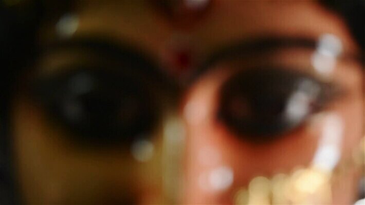 응시 조각 창조 사람없음 앞모습 장식 관광지 컬러풀 조각상 뷰티 유행 교회 화려 영혼 전통의상 보석 눈썹 속눈썹 미녀 만들기 점토 페이스페인팅 힌두교 MOV 해외동영상 클립영상 전통 시선 종교 얼굴 뷰포인트 컬러 여행 컨셉 종교건축 모션 건물 조형물 광석 미인 동영상 파일형식