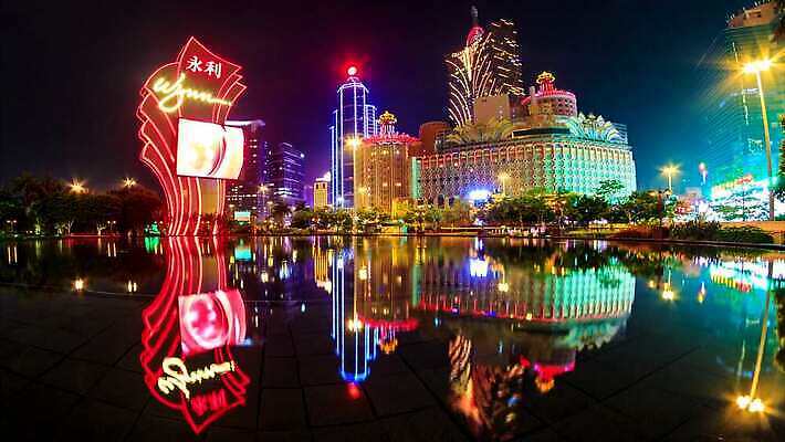 외관 산업 아시아 섬 여행 돈 비즈니스 건축양식 호텔 풍경 사람없음 야외 건물 장식 금융 경제 빛 도시풍경 컬러풀 중국 도시 도박 도심 야간 카지노 타운 야광 랜드마크 마카오 유흥 4K 타임랩스 MP4 해외동영상 클립영상 자연요소 건축물 건축 나라 컬러 숙소 촬영기법 재산 동영상 파일형식