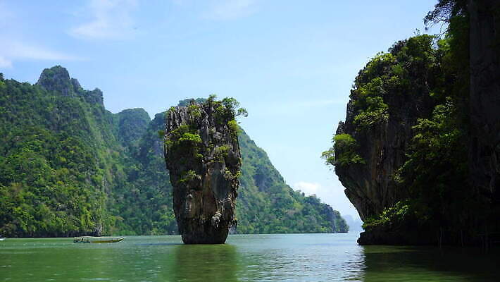 아시아 바다 섬 여행 태국 자연 하늘 산 동양인 사람없음 야외 물 파란색 여행객 만 크루즈 다도해 랜드마크 이국적 파라다이스 푸켓 4K MOV 해외동영상 클립영상 자연요소 나라 컬러 배_교통 사람 인종 생태계 동영상 파일형식