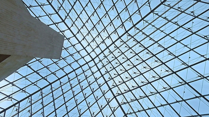 모양 디자인 유럽 문화 선 여행 백그라운드 패턴 건축양식 창문 유리 하늘 지붕 미술 사람없음 건물 태양 여행객 금속 어둠 프랑스 도시 역사 닫기 정상 아래 심볼 묘사 천장 박물관 질감 피라미드 각도 랜드마크 철강 파리(프랑스) 4K MOV 해외동영상 클립영상 자연요소 건축물 건축 나라 무늬 모션 재질 문화예술 사람 방향 위치 동영상 파일형식