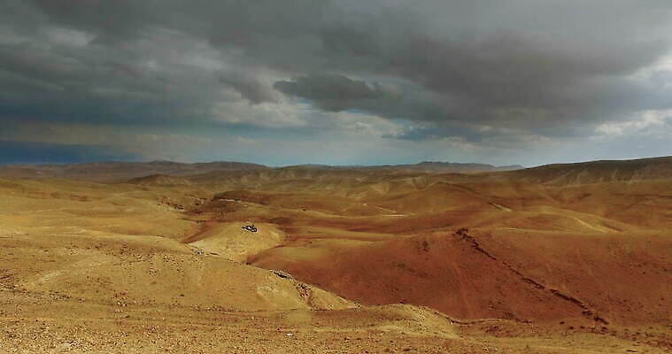 도로 모래 스포츠 여행 포즈 교통시설 자동차 자연 건조 풍경 사람없음 여행객 계곡 경쟁 운전 사막 도전 시골 바퀴 위험 아스팔트 땅 모래언덕 지프 사파리 속도 아라비아 짐차 기어 사하라 아랍에미리트 레이서 예루살렘 오프로드 이스라엘 1인칭시점 4K MOV 해외동영상 클립영상 시선 길 육상교통 교통 컨셉 중동 모션 아프리카 승용차 사람 언덕 시설 생태계 동영상 서아시아 파일형식