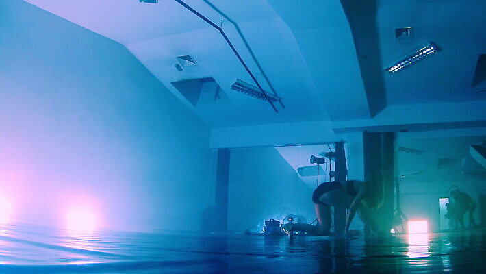 백인 구름 모델 라이프스타일 여자 실루엣 스포츠 포즈 신체 추상 갈색머리 실내 건강 미술 성인 운동 숫자 섹시 파티 유행 검은색 어둠 댄서 안개 춤 뜨거움 연기 속옷 수증기 유혹 유연 날씬함 체조선수 열정 먼지 체조 공상 곡예사 환상 MOV 해외동영상 클립영상 자연요소 서양인 직업 문자 헤어스타일 옷 감정 컬러 컨셉 무늬 날씨 문화예술 운동선수 촬영기법 사람 이벤트 내부 생활 몸매 동영상 파일형식