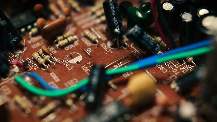 조각 과학 백그라운드 미래 사람없음 노트북 컴퓨터 자료 힘 과학기술 전선 도시 닫기 제조 매끈함 묘사 질감 순환 전자 마더보드 실리콘 콘덴서 프로세서 하드웨어 스타일 MOV 해외동영상 클립영상 컨셉 모션 기술 전자제품 감각 동영상 파일형식