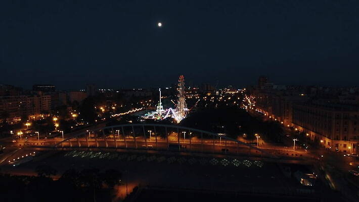 공원 유럽 도로 자동차 거리 안테나 파노라마 사람없음 도시풍경 어둠 도시 스페인 야간 저녁 빛망울 항공촬영 드론 발렌시아 4K MOV 해외동영상 클립영상 자연요소 공공시설 나라 길 육상교통 뷰포인트 통신 교통시설 촬영기법 풍경 빛 동영상 파일형식