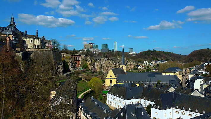 여행 건축양식 자연 하늘 주택 사람없음 야외 건물 관광지 고요 역사 지역 커뮤니티 연립주택 구시가지 룩셈부르크 4K 락다운 MOV 해외동영상 클립영상 건축물 건축 생태계 동영상 서유럽 파일형식