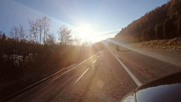 라이프스타일 도로 스포츠 여행 포즈 십자가 교통시설 모션 산 거리 사람 사람없음 일출 자전거 힘 일몰 경쟁 운전 자유 오토바이 수확 시골 레이싱 도시 바퀴 승차 숲 헬멧 위험 속도 엔진 모터 추적 무료 바이크레이서 4K MP4 해외동영상 클립영상 길 교통 컨셉 농업 시합 생활 노을 바이크 보호장비 시설 동영상 파일형식