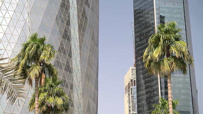 여행 비즈니스 건축양식 사람없음 건물 고층빌딩 도시 재산 도심 아라비아 포트 카타르 스카이라인 랜드마크 수도권 4K MOV 해외동영상 클립영상 건축물 건축 중동 빌딩 금융 지역 동영상 파일형식